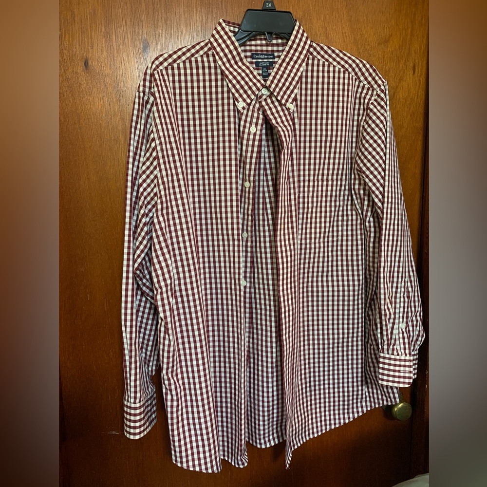 Men’s Croft&Barrow button down shirt. 18.5” neck, 34/35.  Maroon white checked.
